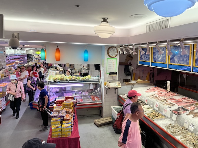 Deluxe Food Market