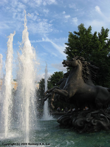 Okhotny Ryad Mall Fountain