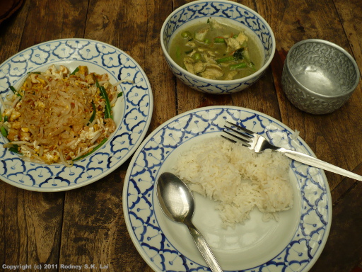 Green Curry with Chicken (Gaeng Kheo Wan Gai) and Thai Fried Noodles (Phad Thai)